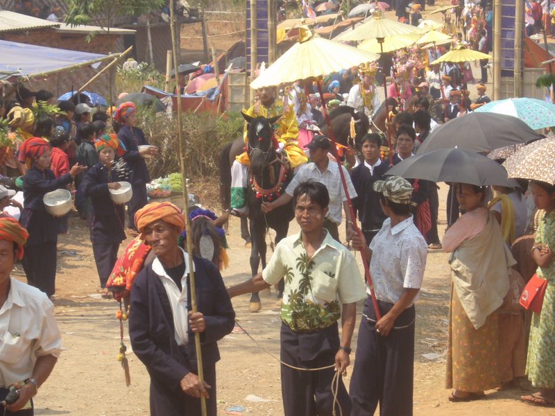 Travel - Myanmar - Kalaw Shan - Novice Procession into the Monastery